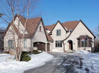 180 Crestview Dr, Deerfield, IL 60015