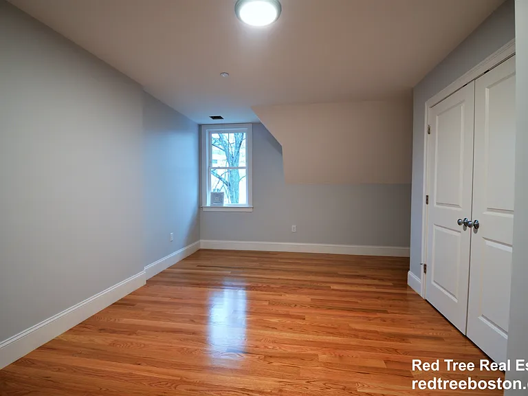 18 Murdock St #1 — Photo 9