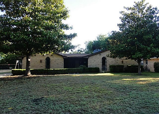 1st image of 329 Woodhaven Dr