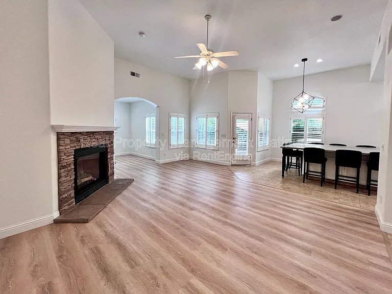 1030 E Royal Dornoch Ave — Photo 3