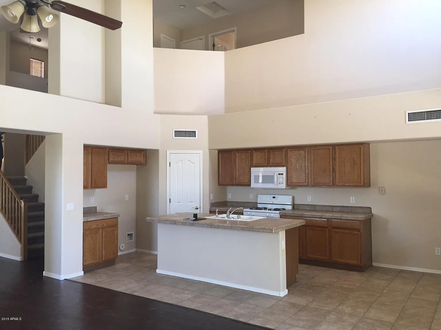 4 bed, 3.5 bath, 2382 sqft, $2,795 — Photo 2