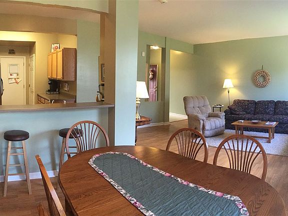 3rd image of 6534 Commonwealth Dr