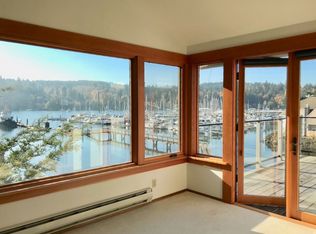 255 Shannon Dr SE APT 201, Bainbridge Island, WA 98110