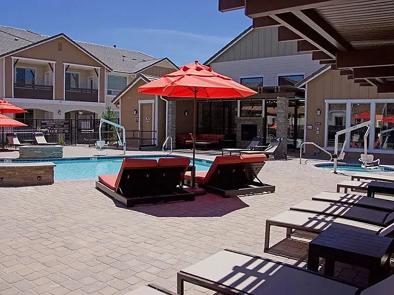 Silverado Apartments — Photo 6