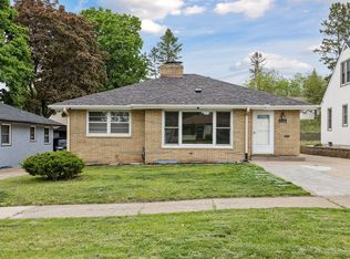 2233 3rd St E, Saint Paul, MN 55119