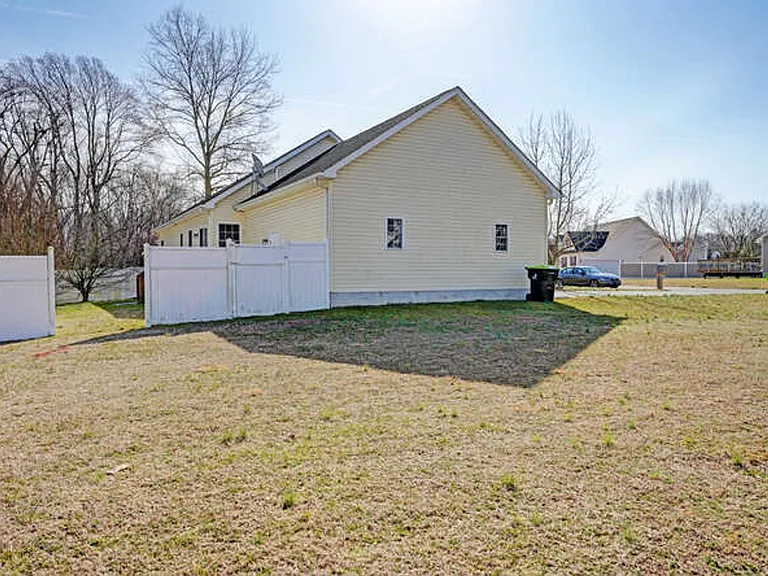 110 Fox Dale Rd — Photo 16