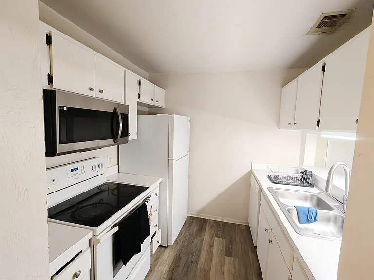 4000 SW 23rd St #A — Photo 11