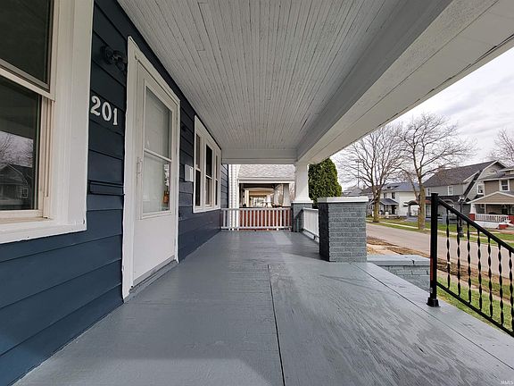 3rd image of 201 E Wildwood Ave