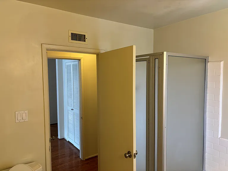 915 Ocean Ave #302 — Photo 7