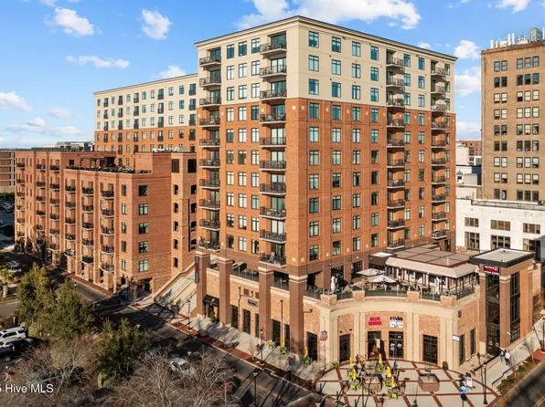 240 N Water Street Apt 556, Wilmington, NC 28401