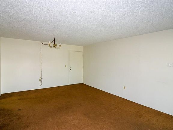 4th image of 2290 Aaron St APT 216