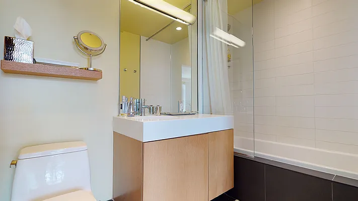 Rented by Bizzarro Agency | media 10