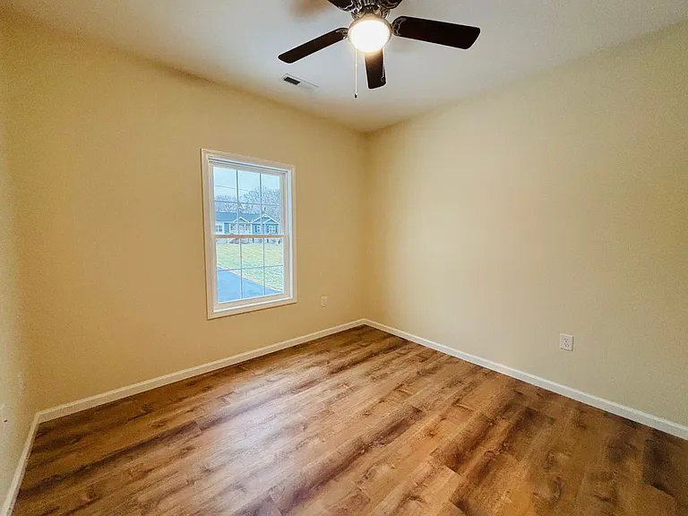 290 Perry St — Photo 16
