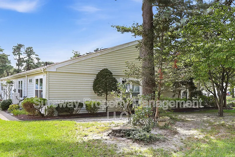 2 bed, 2.0 bath, 1381 sqft, $2,250 — Photo 3