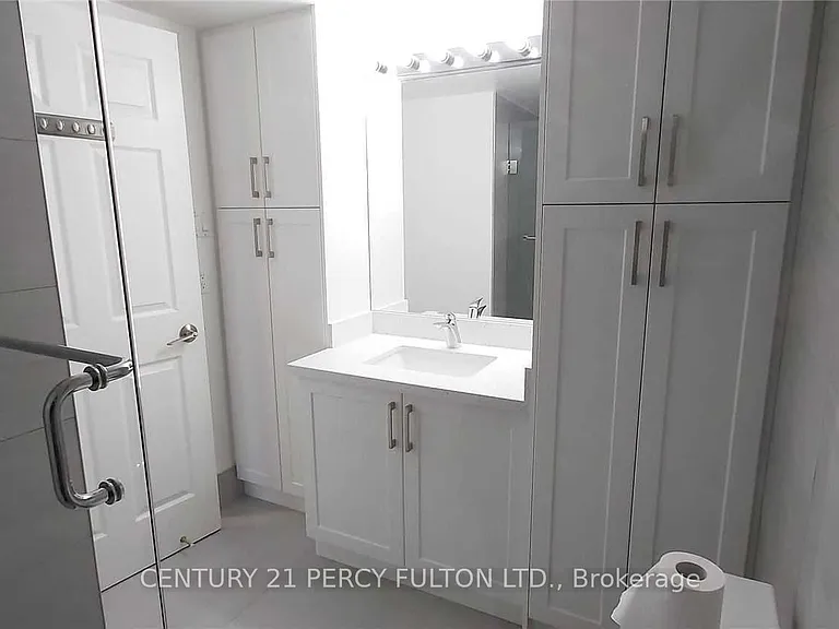 736 Bay St #1512 — Photo 10