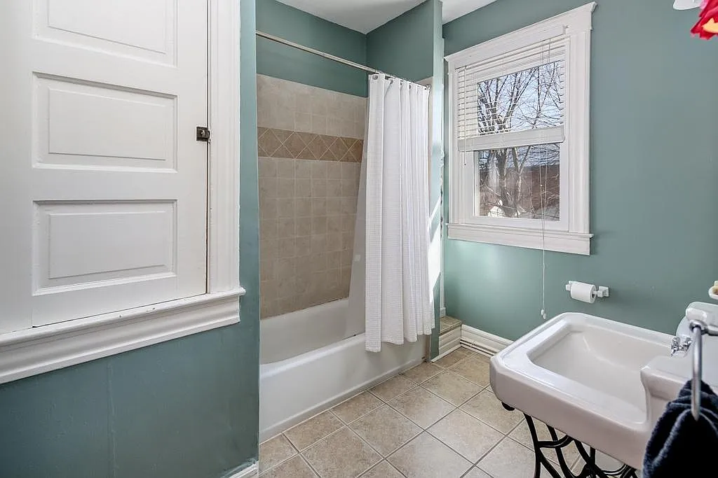2 bed, 1500 sqft, $2,200 — Photo 4