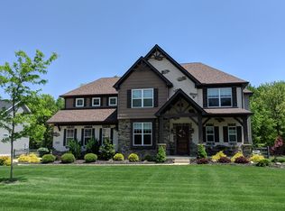 9681 Grand Oaks Trl, Olmsted Falls, OH 44138