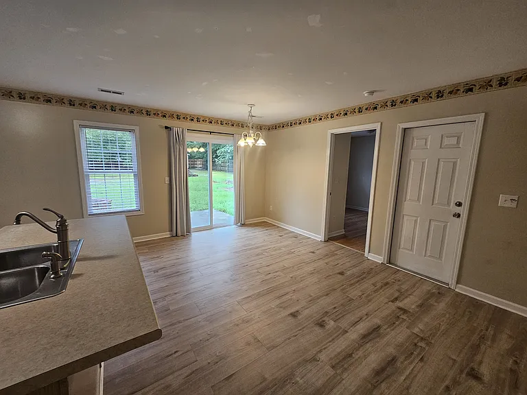 8654 Heirloom Dr NE — Photo 5