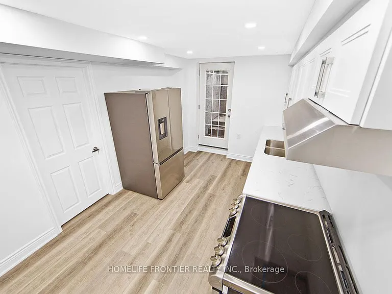 669 Armstrong Blvd #LOWER — Photo 6