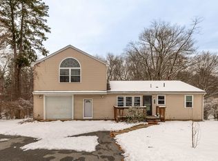 17 Grove Avenue, Salem, NH 03079