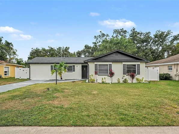611 Huntington St, Brandon, FL 33511