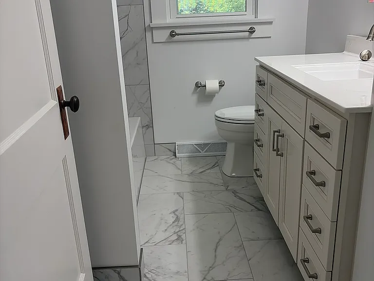 254 E Main St — Photo 7