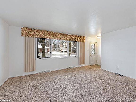 2nd image of 614 Longwood Dr