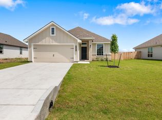 306 Harvest Lake Dr, Snook, TX 77878