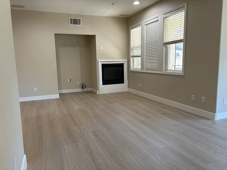 3265 Monaghan St — Photo 1