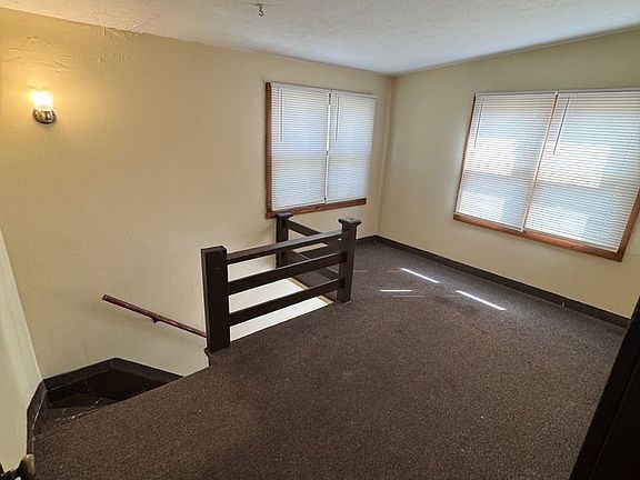 3rd image of 1118 Revell Ave #2R