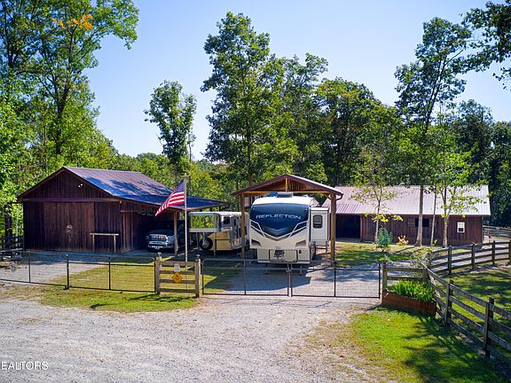 3rd image of 232 Wild Cat Rd