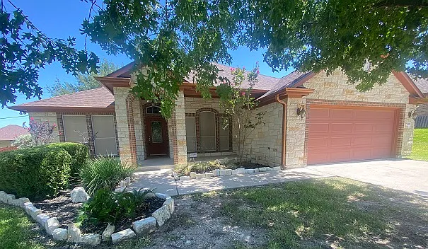 3 bed, 2200 sqft, $2,195 — Photo 1