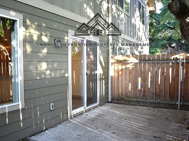 218 E Whitman Dr — Photo 20