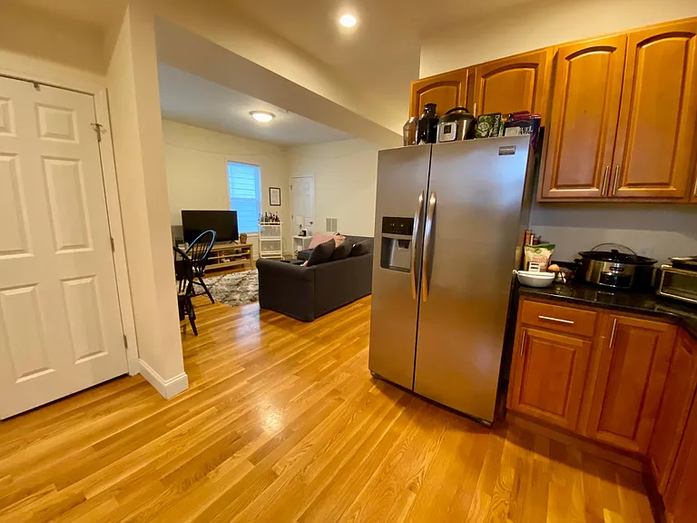 3235 Washington St #2 — Photo 3