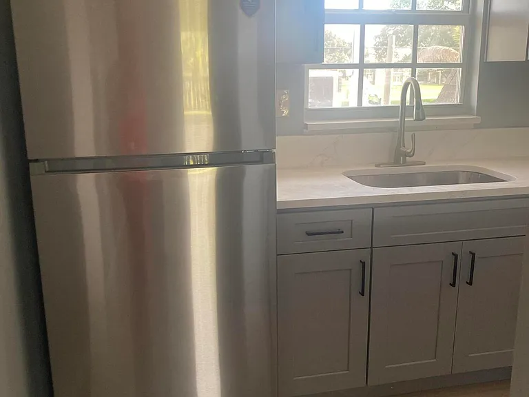 207 Bristol Ln #207 — Photo 4