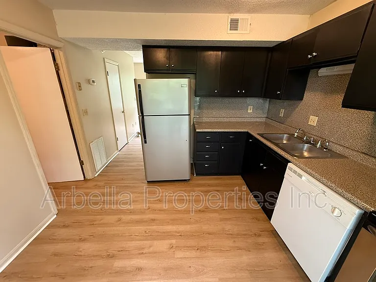 103 S Beech St #15 — Photo 7