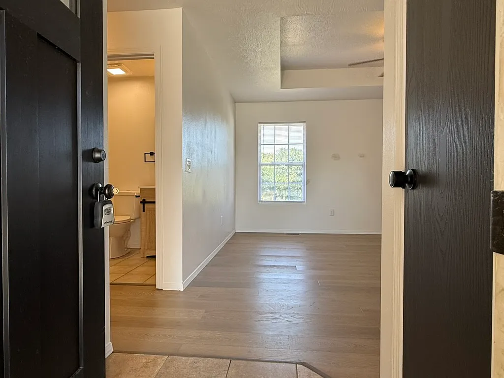 3 bed, 1085 sqft, $1,450 — Photo 3