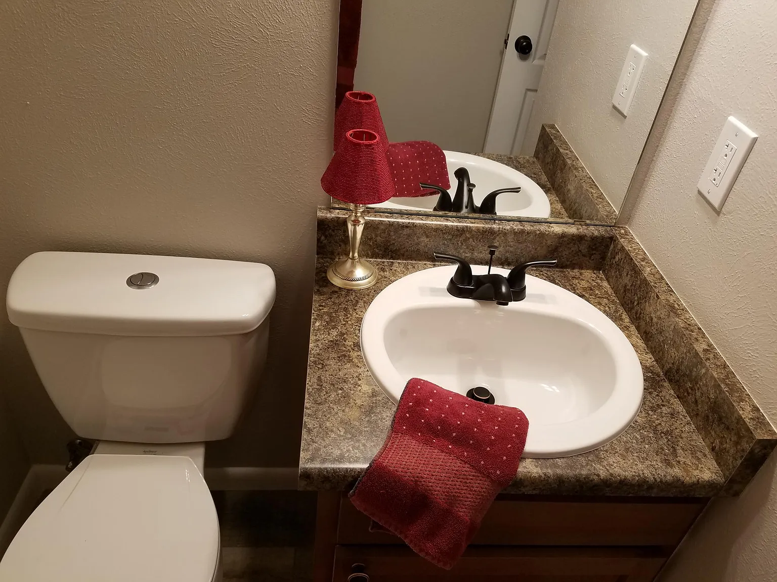 2 bed, 1.5 bath, 1100 sqft, $2,324 — Photo 3