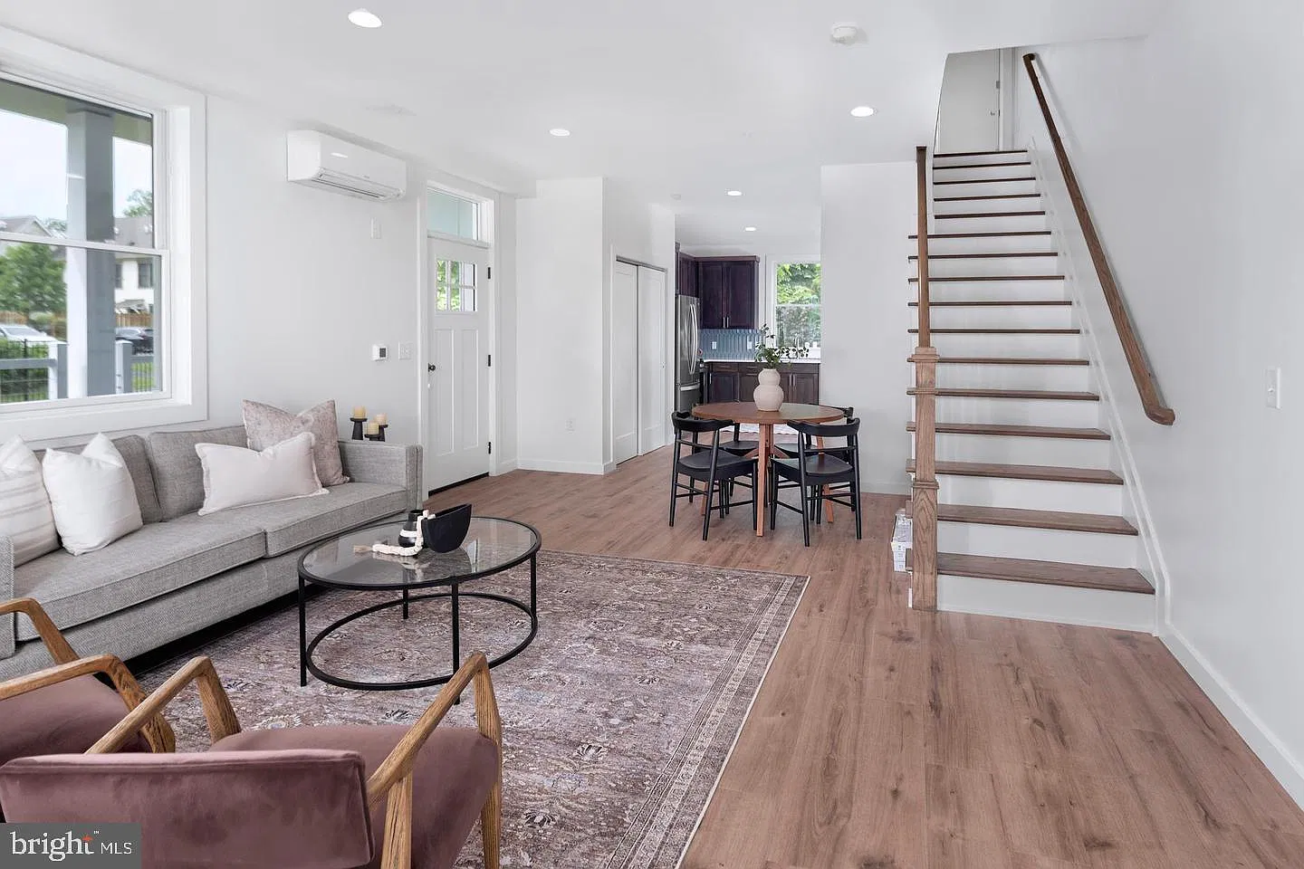 2 bed, 2.5 bath, 1220 sqft, $4,450 — Photo 3