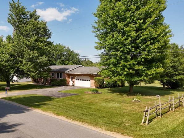 478 Saint Johns Rd, Champlain, NY 12919