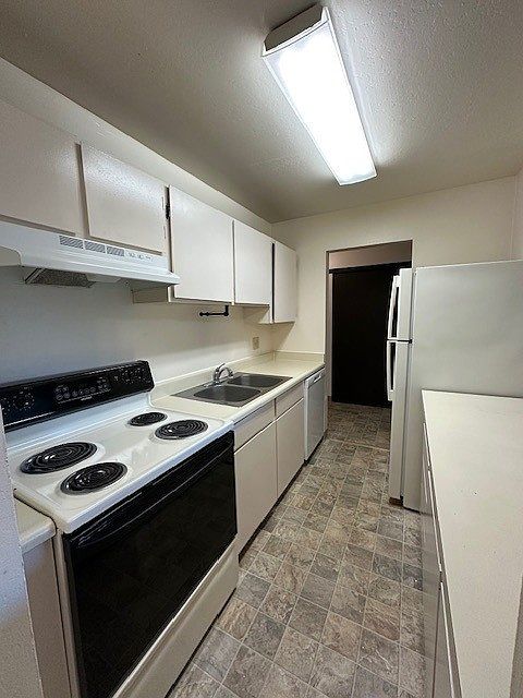 1st image of 3062 W 42nd Ave APT 5
