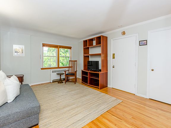 3rd image of 506 Bonnie Brae Pl APT H3