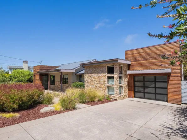 1142 Crest Ave, Pacific Grove, CA 93950