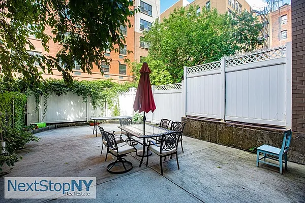 Rented by NextStopNY | media 16