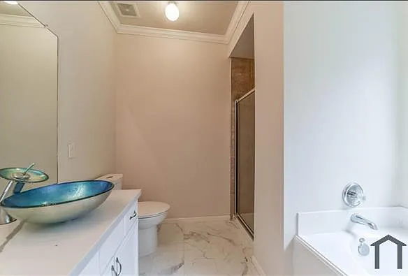 5 bed, 2316 sqft, $2,600 — Photo 3