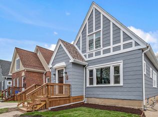 4420 N Woodburn St, Shorewood, WI 53211