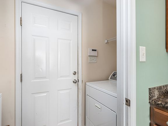 3rd image of 528 Copper Creek Dr