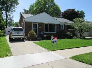 22642 Englehardt St, Saint Clair Shores, MI 48080