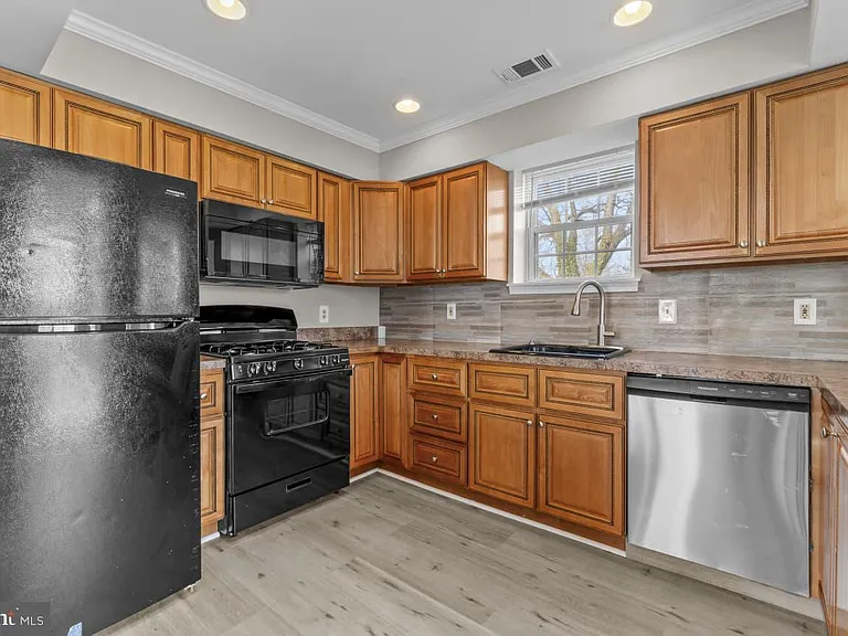 2528 Wendover Rd #B — Photo 10