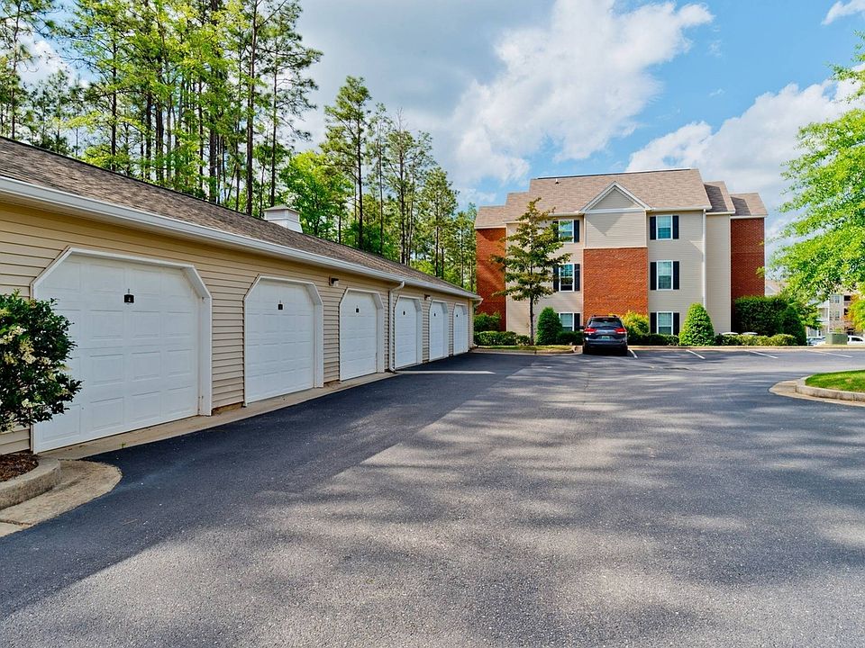 Single Car Garages for Rent!